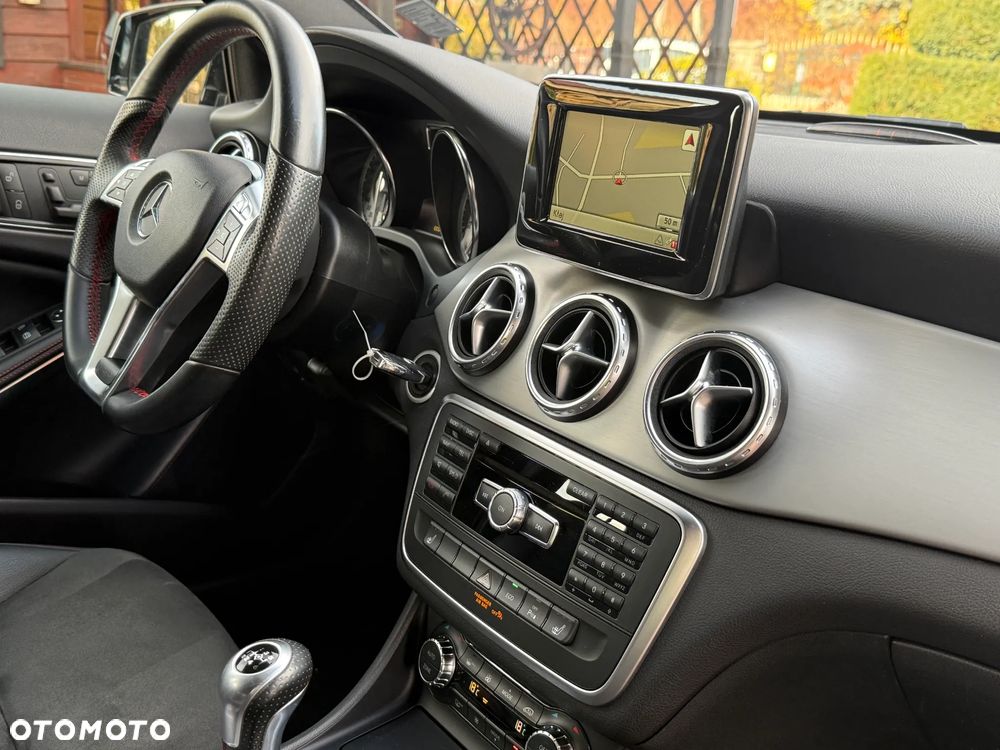 Mercedes-Benz GLA 200 AMG Line - 27