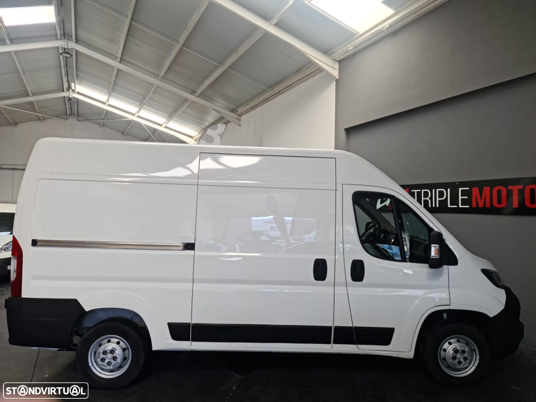 Peugeot Boxer 2.2 BlueHDi 333 L2 CD - 4