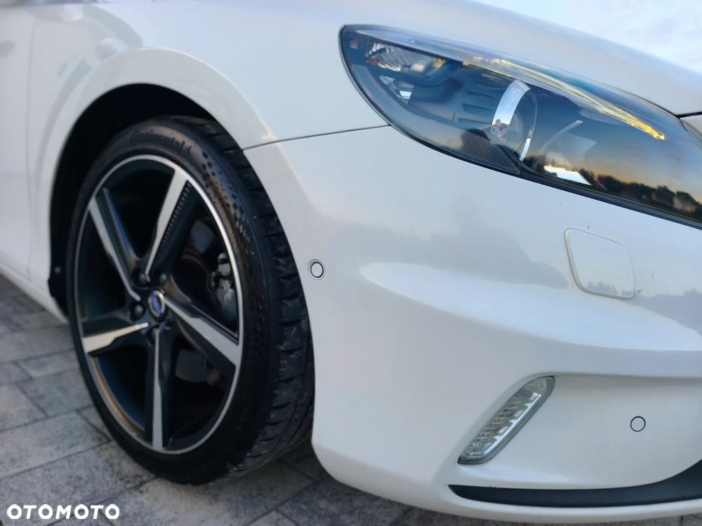 Volvo V40 T3 R-Design Momentum - 18