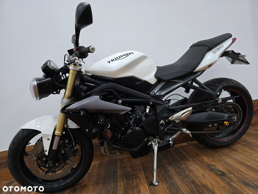 Triumph Street Triple - 4