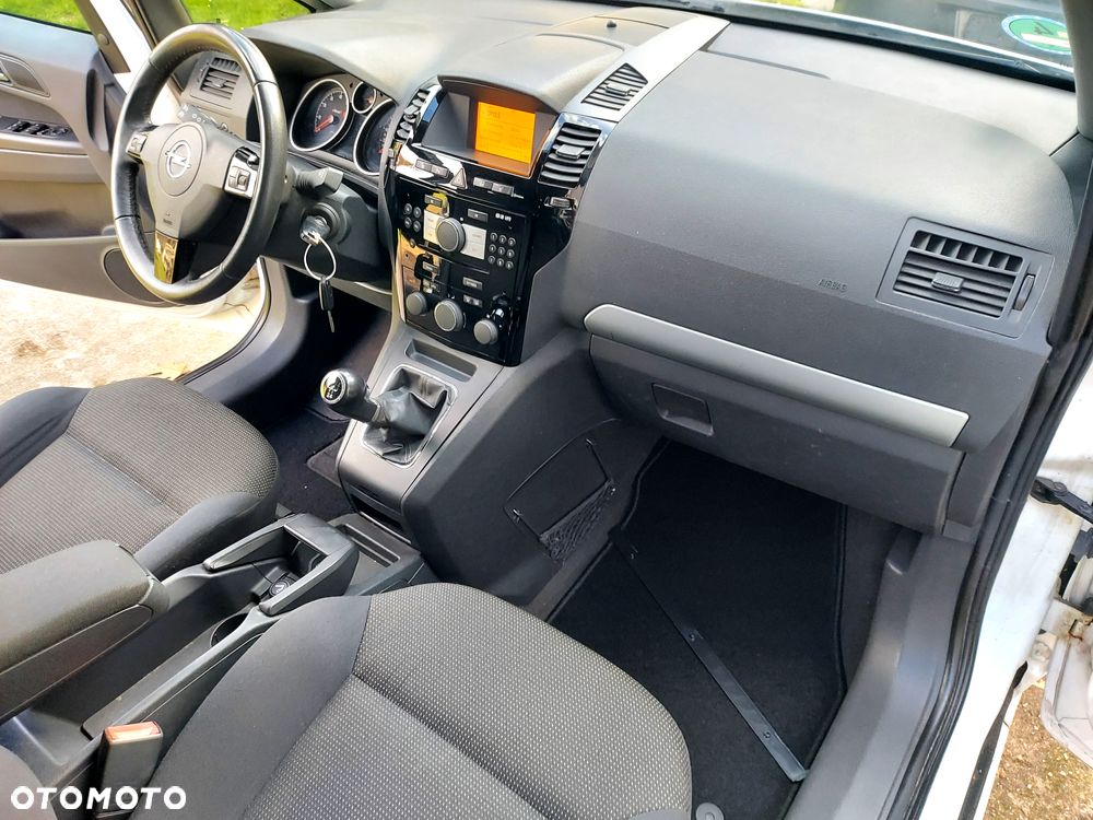 Opel Zafira 1.8 Design Edition - 15