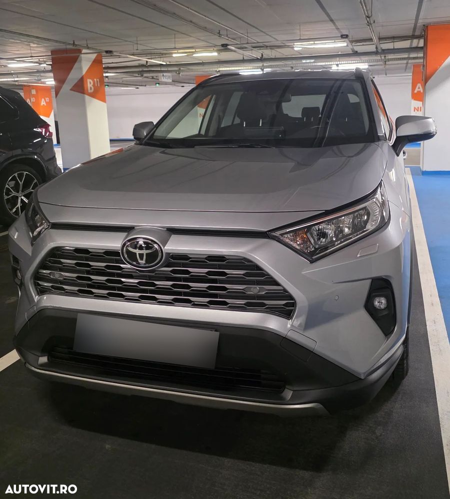 Toyota RAV4 - 1