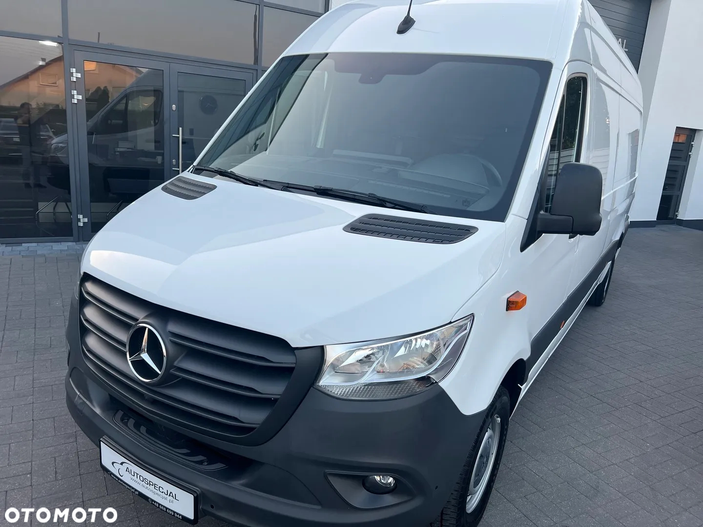 Mercedes-Benz Sprinter - 2