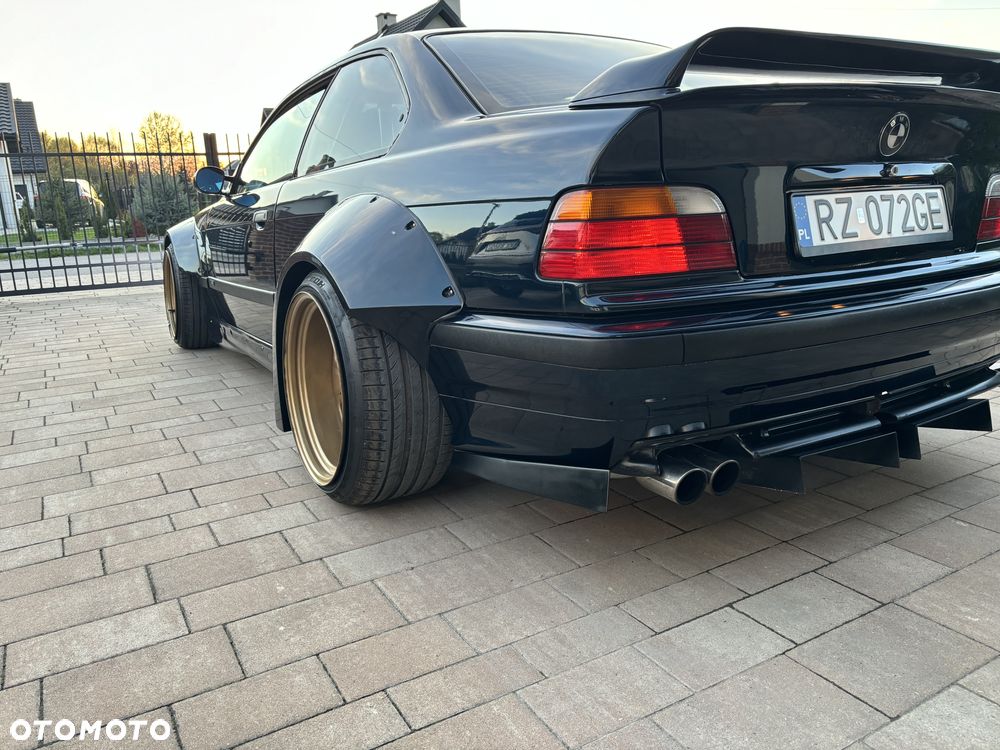 BMW Seria 3 328i - 7