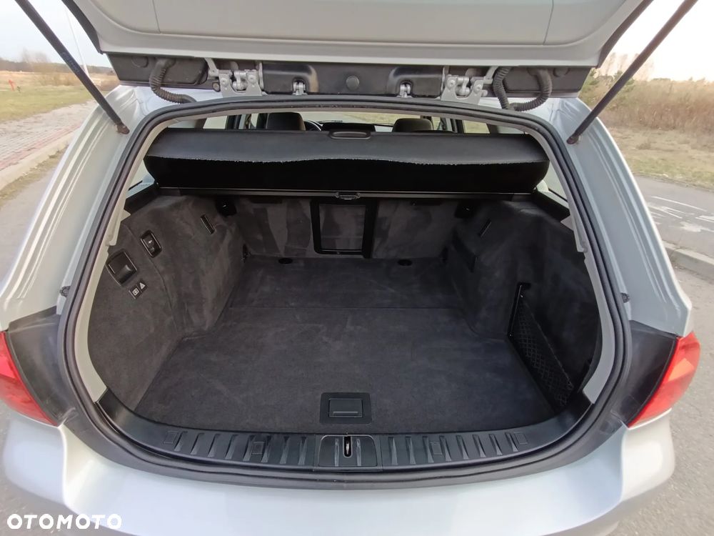 BMW Seria 3 318d DPF Edition Exclusive - 33