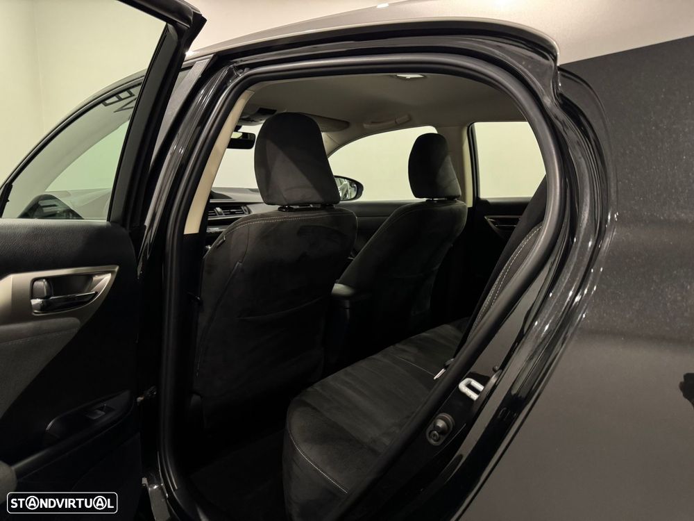 Lexus CT 200h Luxury - 32