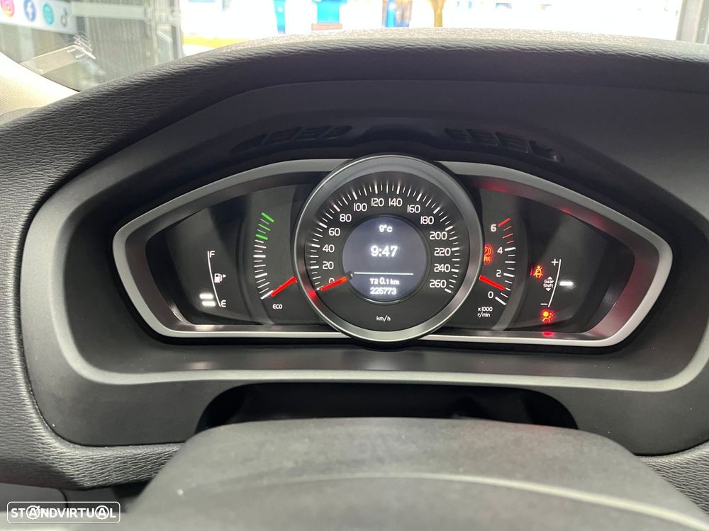 Volvo V40 Cross Country 2.0 D2 - 12