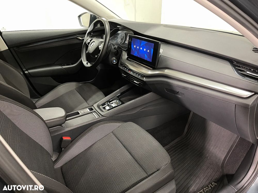 Skoda Octavia 2.0 TDI DSG Ambition - 11
