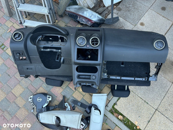 Nissan Qashqai I J10 KONSOLA DESKA ROZDZIELCZA