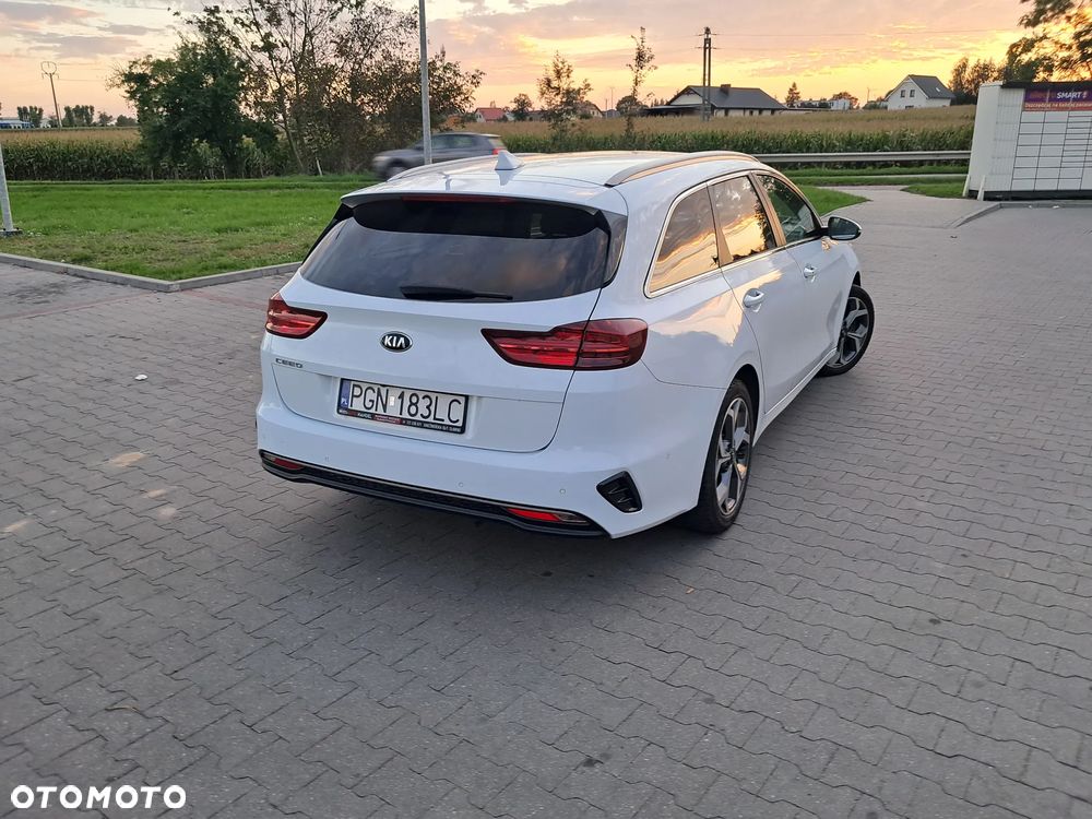 Kia Ceed SW 1.6 CRDi GT Line - 17