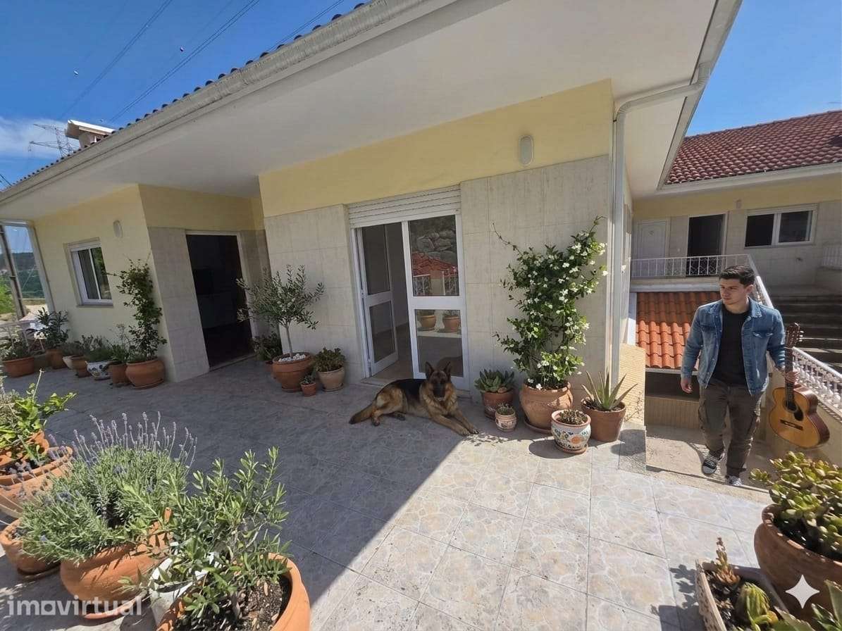 Moradia T2 com garagem e terraço em Abragão - Grande imagem: 5/28