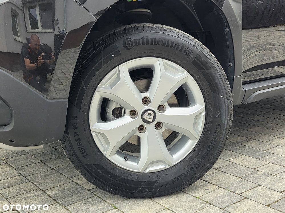 Dacia Duster 1.6 SCe Blackshadow S&S - 26