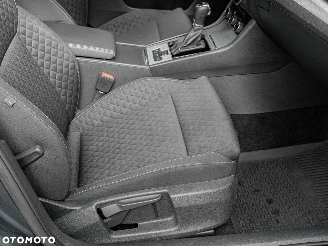 Skoda Superb 2.0 TDI Ambition DSG - 32