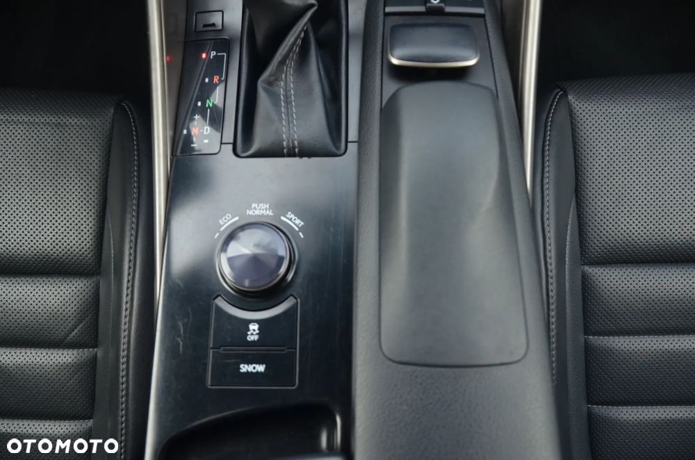 Lexus IS 250 F Sport - 37