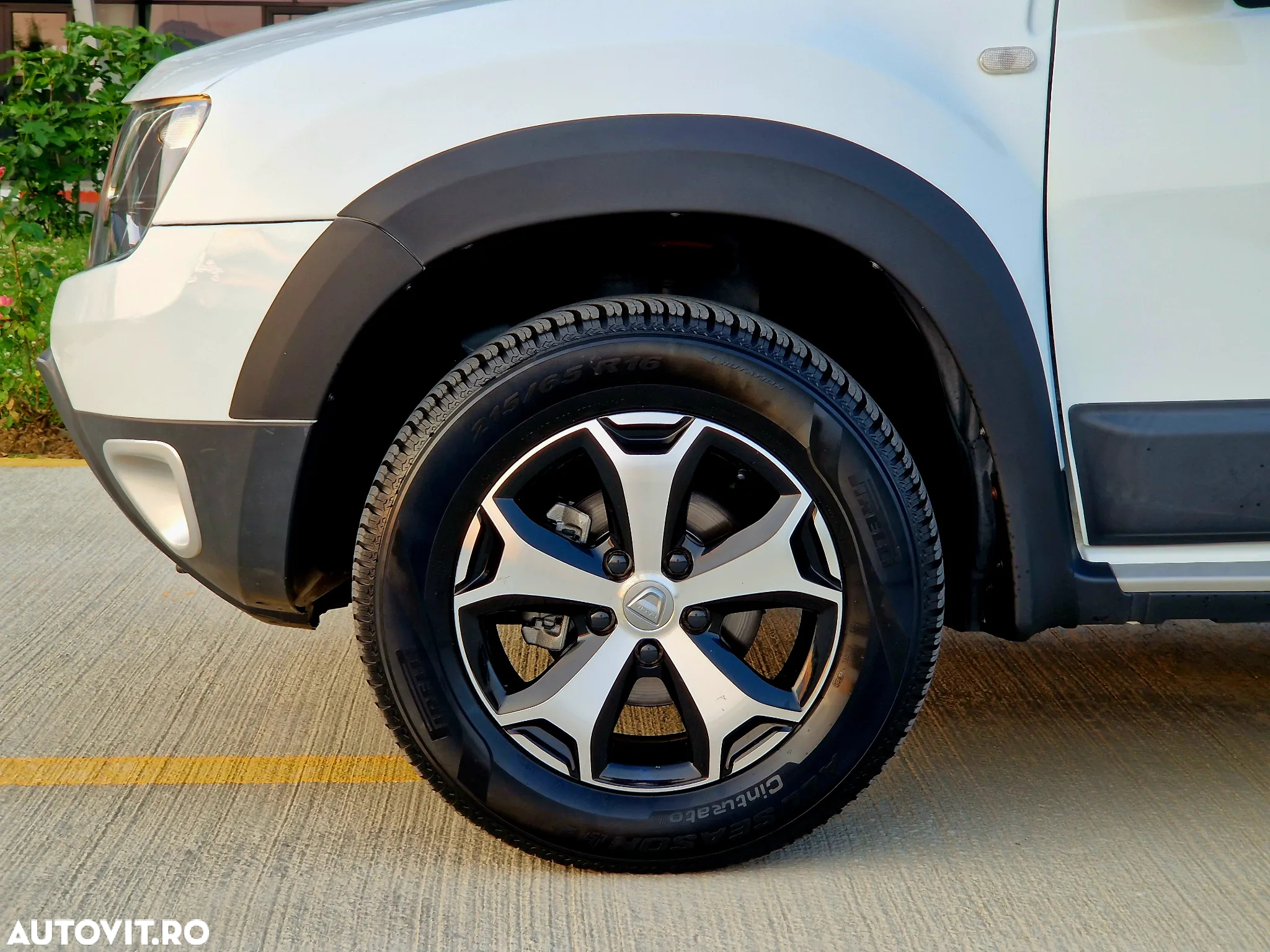 Dacia Duster 1.6 4x2 Laureate - 11