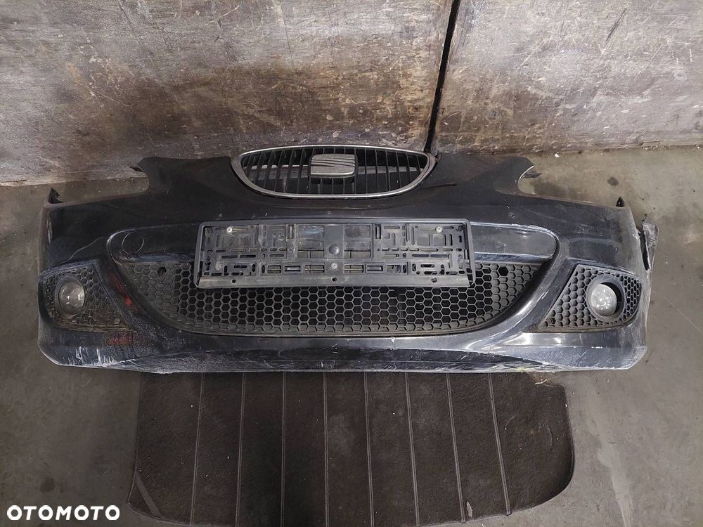ZDERZAK PRZÓD USZKODZONY NA CZĘŚCI SEAT LEON II LC9Z - 1
