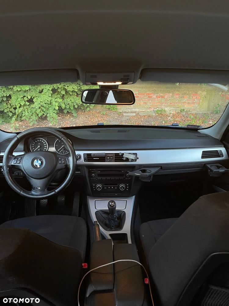 BMW Seria 3 318d - 19