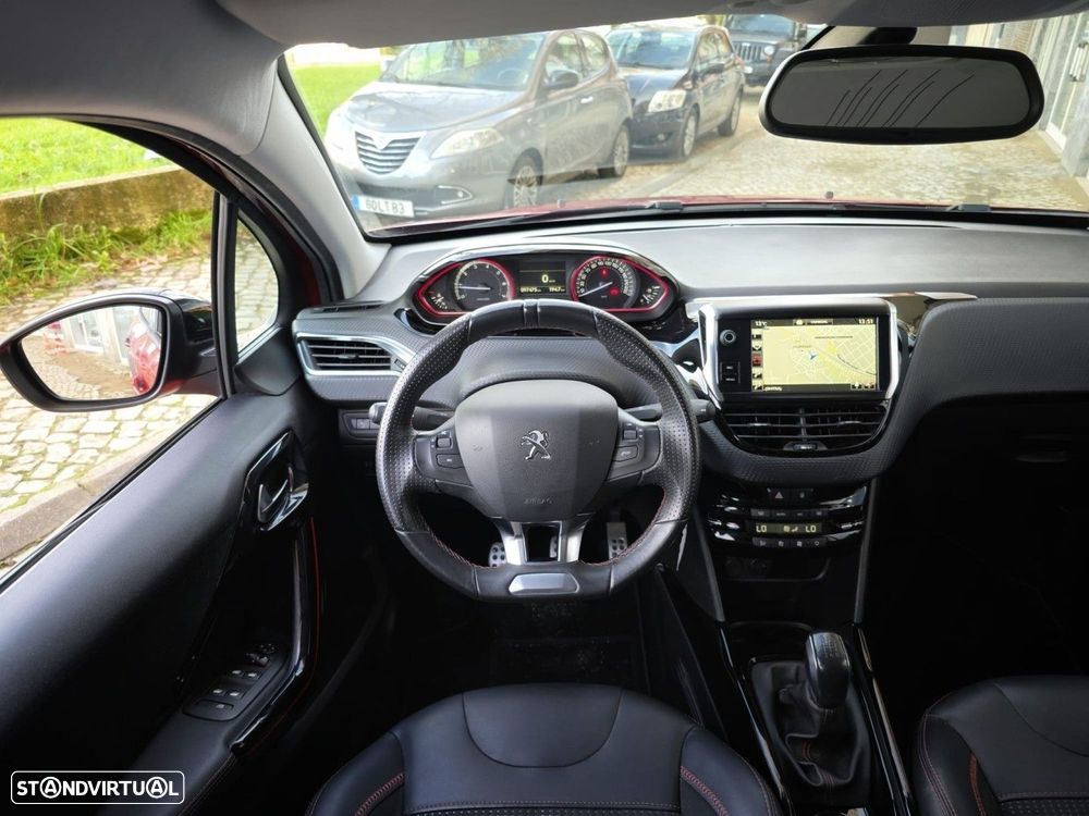 Peugeot 2008 1.2 PureTech GT Line - 6