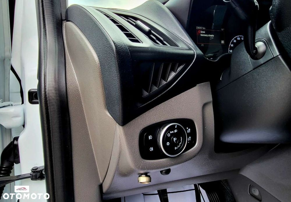 Ford Transit Connect - 12