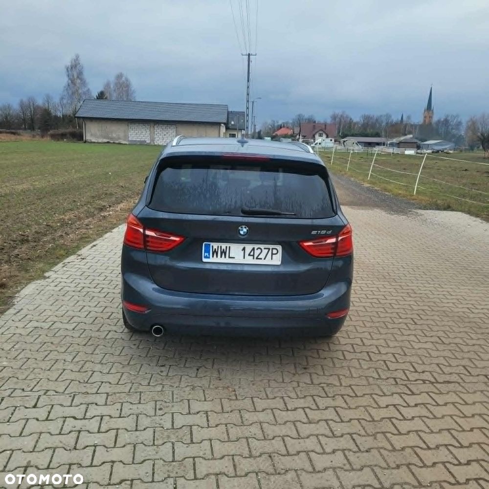 BMW Seria 2 218d - 4