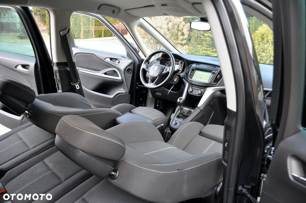 Opel Zafira - 24