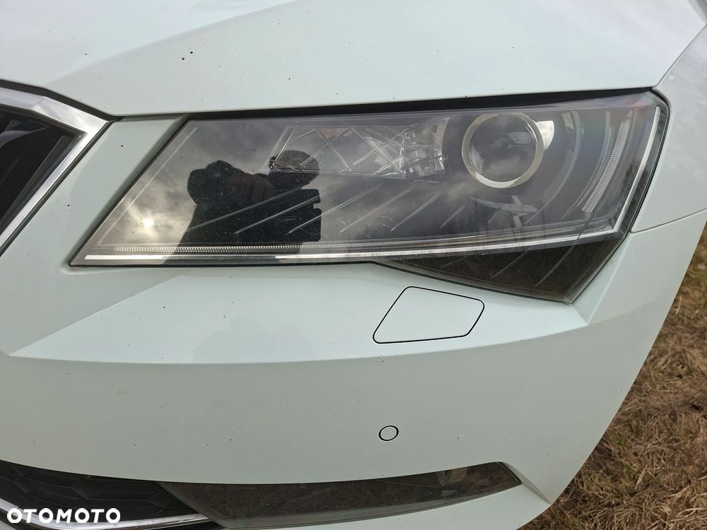 Skoda Superb 2.0 TDI DSG Premium Edition - 25