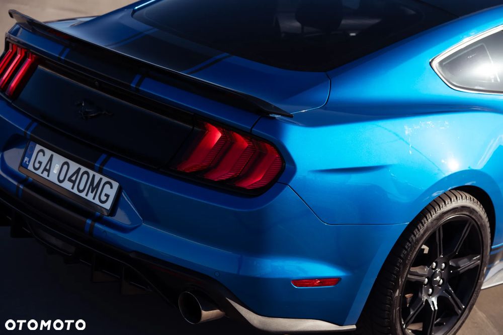 Ford Mustang - 6