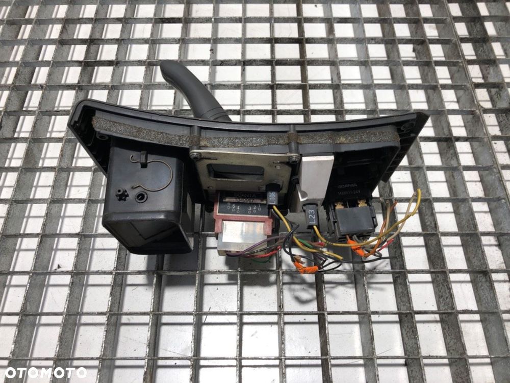 PRZEŁĄCZNIK RETARDERA  SCANIA 4 - series 1995 - 2008 114 C/330 1348070 - 3