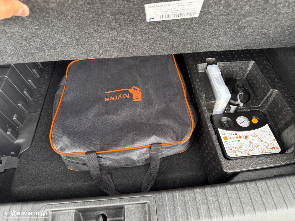 Renault Captur 1.6 E-Tech Plug-In Intens - 16