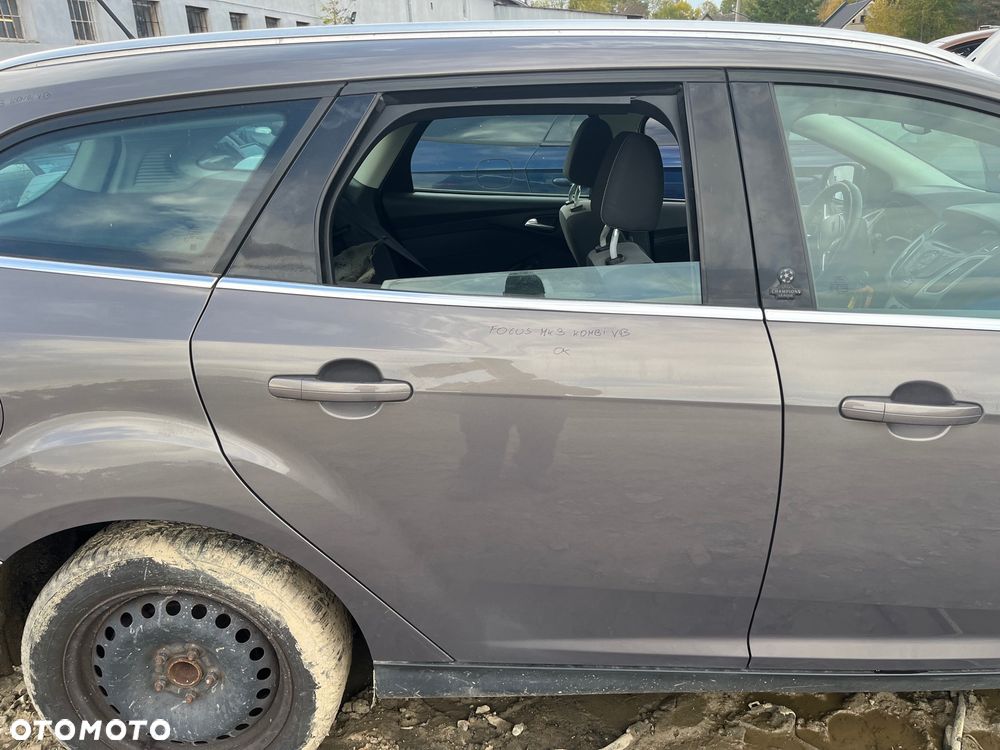 DRZWI PRAWY TYŁ FORD FOCUS MK3 KOMBI VB - 1