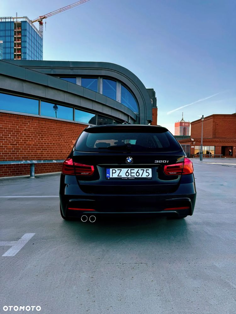 BMW Seria 3 320i - 8