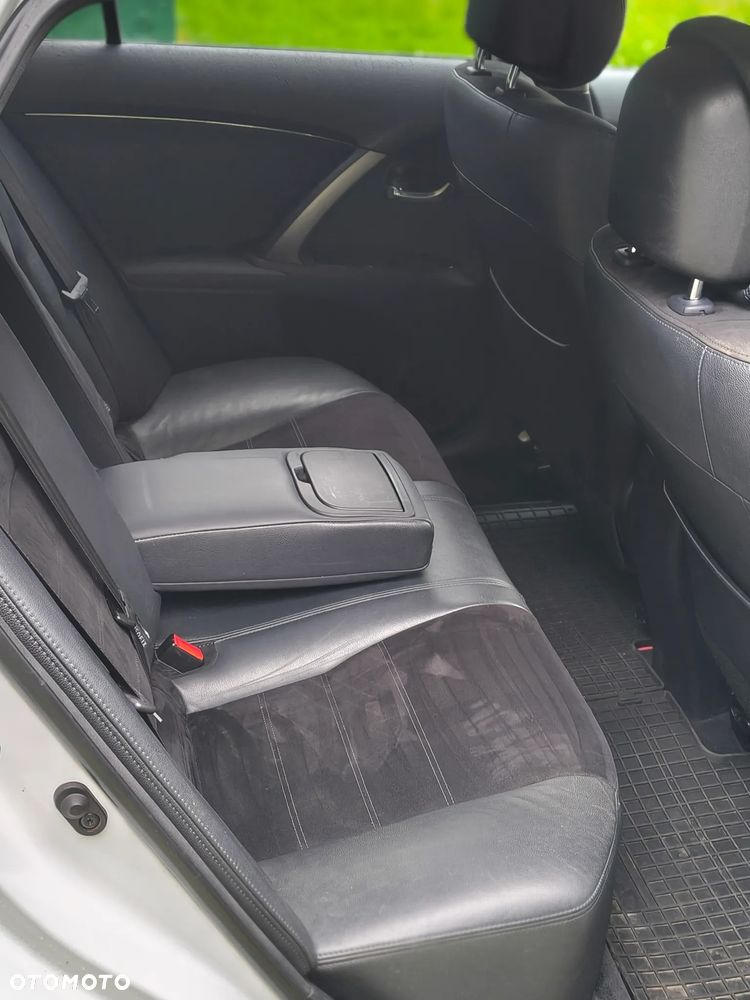 Toyota Avensis 2.0 D-4D Premium - 6