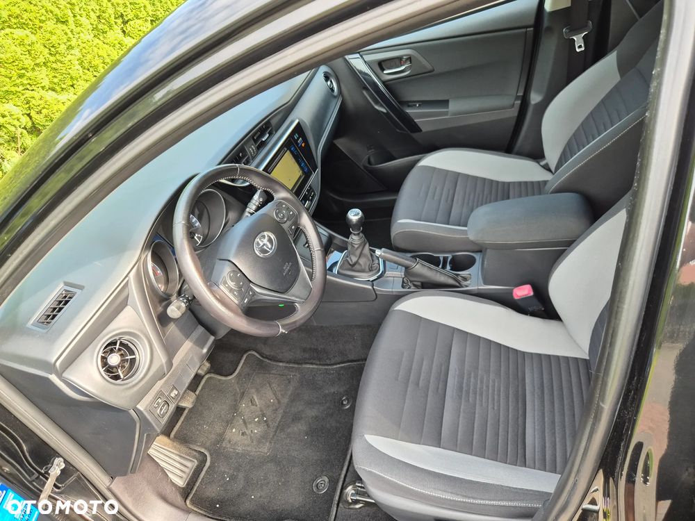 Toyota Auris - 12