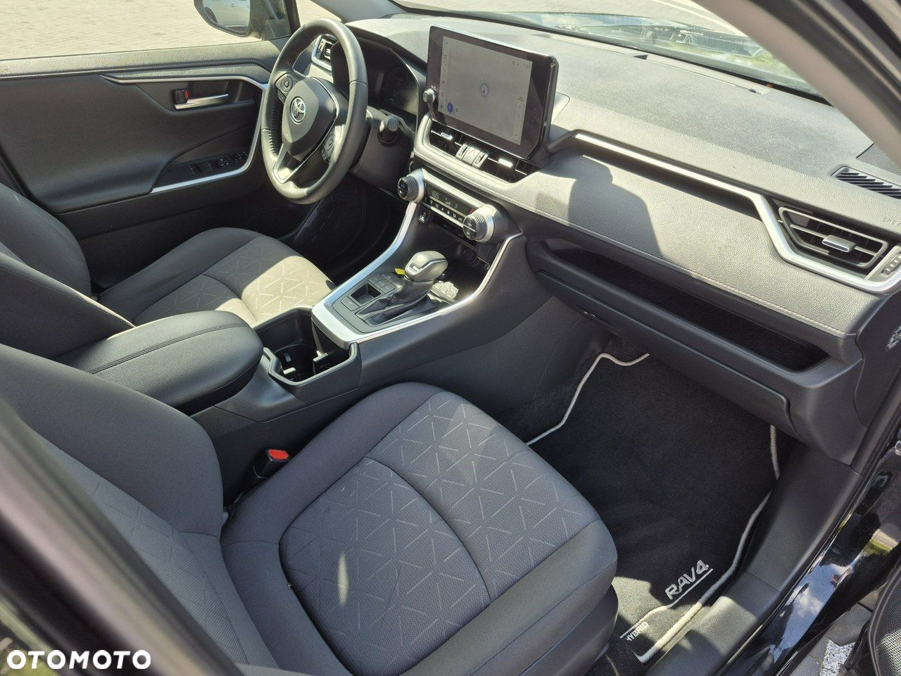 Toyota RAV4 - 9