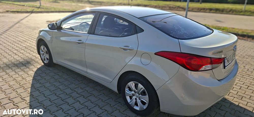 Hyundai Elantra 1.6 MPi - 11