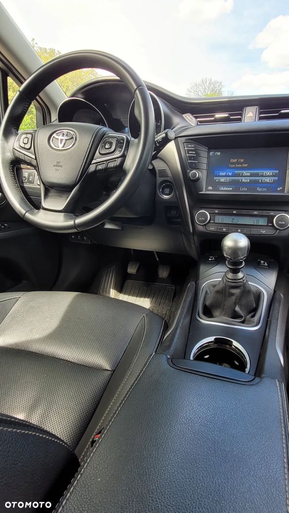 Toyota Avensis 2.0 D-4D Premium - 6