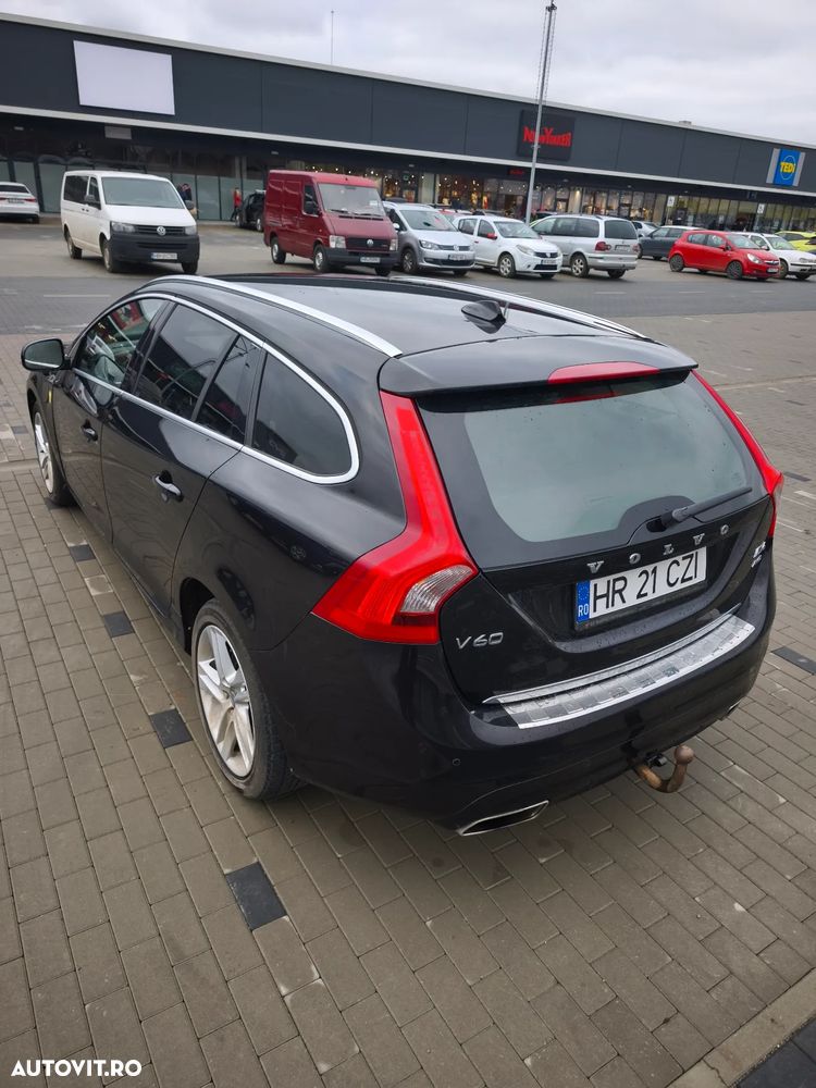 Volvo V60 D6 Plug-In-Hybrid AWD Geartronic Summum - 4