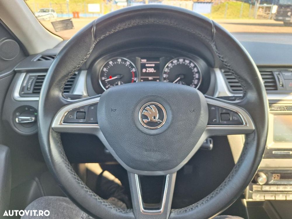 Skoda RAPID 1.2 TSI Ambition - 13