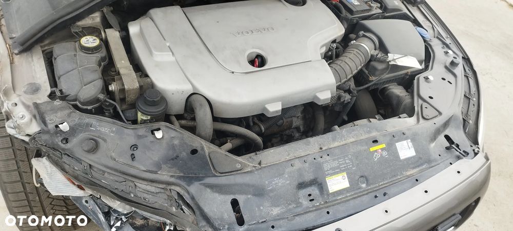 Volvo XC 70 D5 AWD Momentum - 10
