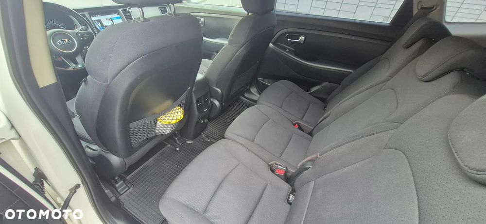 Kia Carens 1.7 CRDi 115 Dream Team Edition - 10