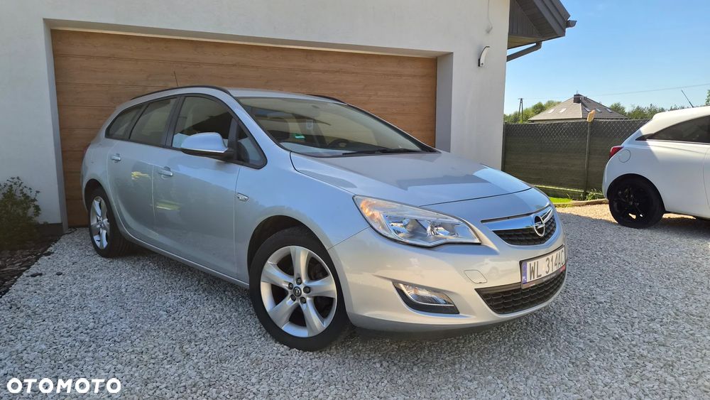 Opel Astra 2012 photo 5