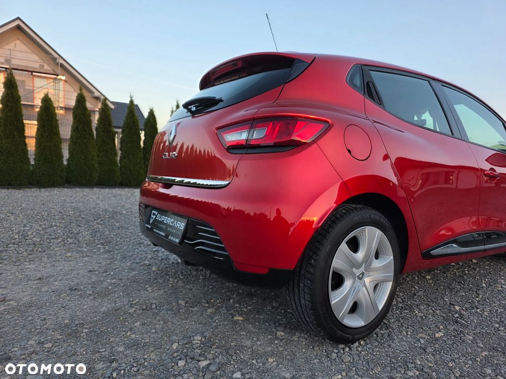 Renault Clio 1.2 16V 75 Life - 32