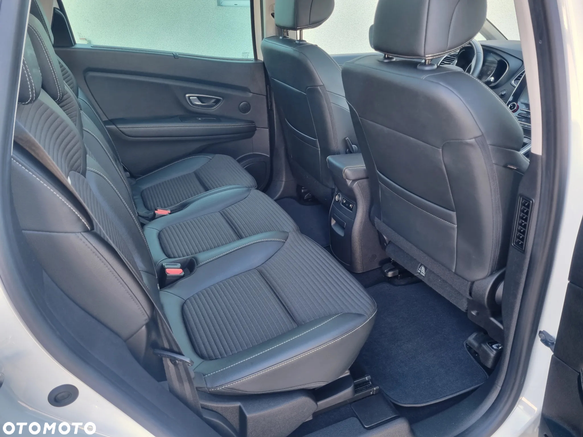 Renault Scenic BLUE dCi 150 BOSE EDITION - 12