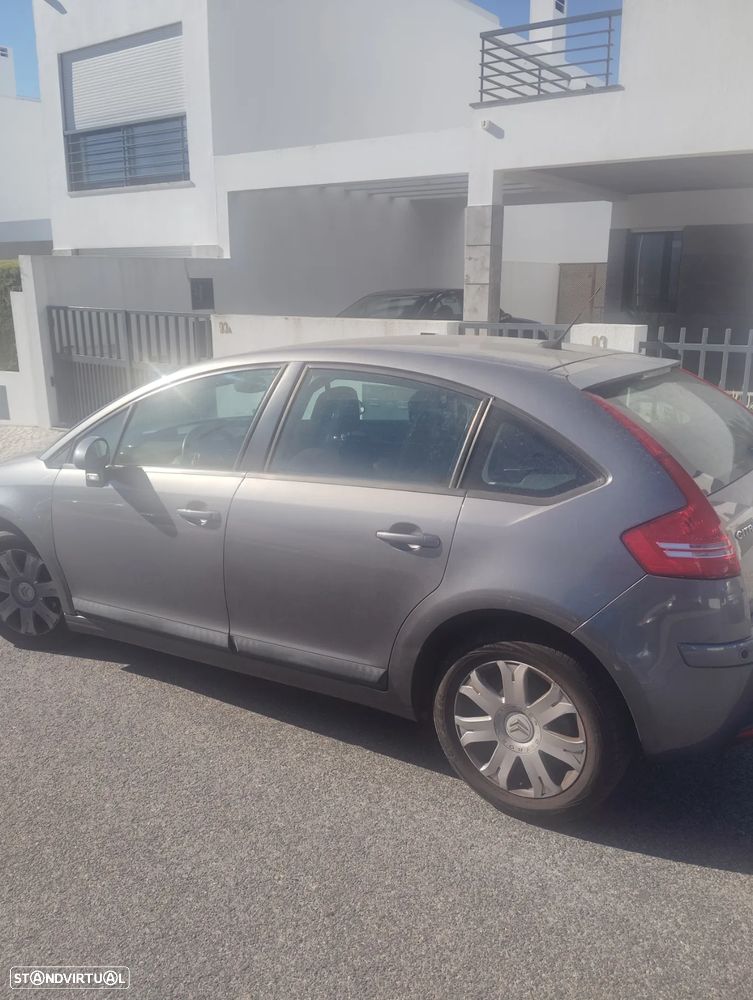 Citroën C4 1.6 HDi 110 Exclusive - 11