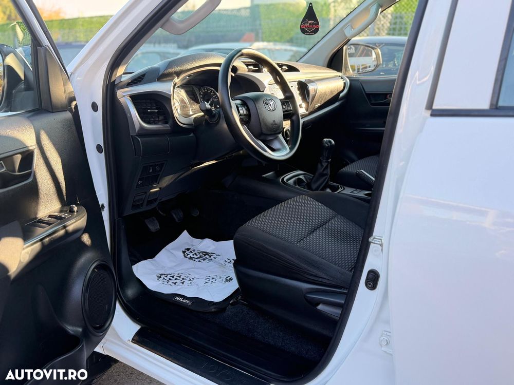 Toyota Hilux 2.4D 150CP 4x4 Double Cab 6MT Comfort - 17