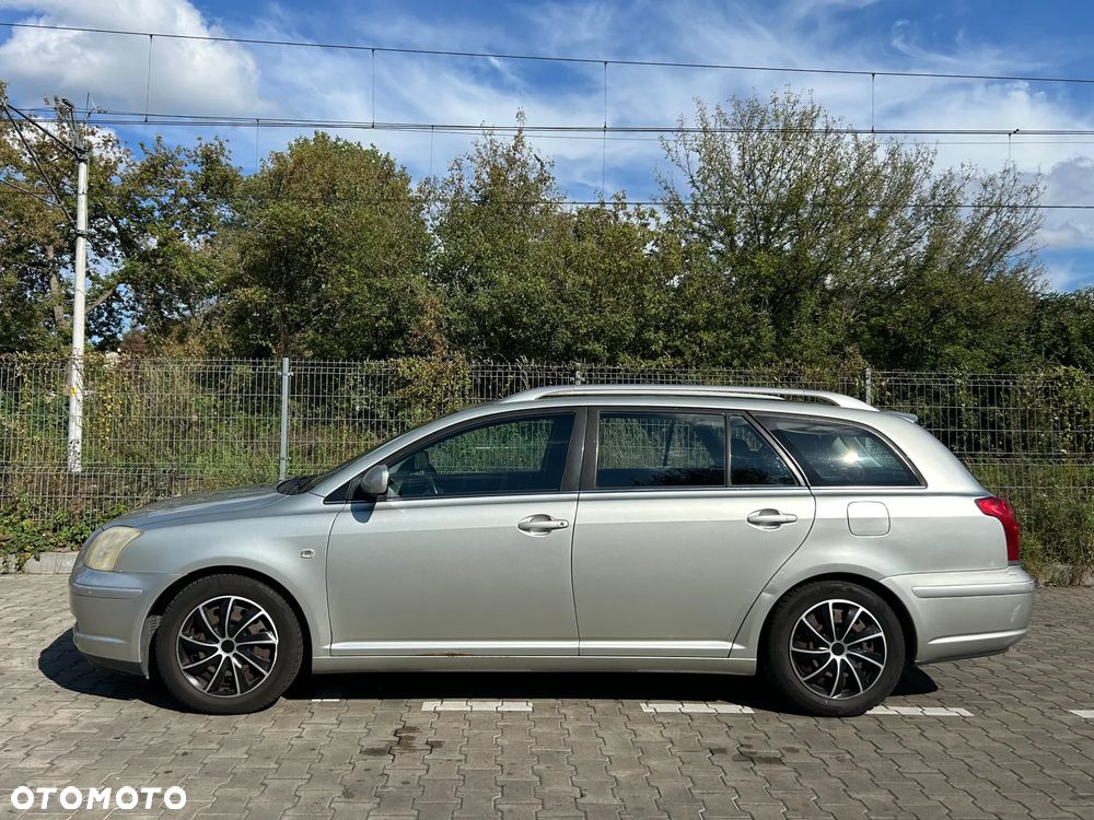 Toyota Avensis - 11