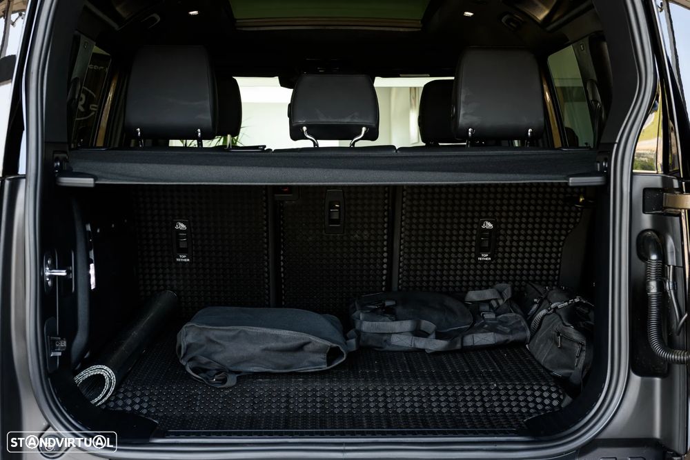 Land Rover Defender 2.0 P300e 110 AWD X-Dynamic SE - 10