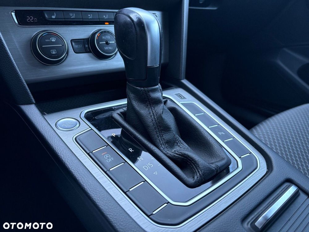 Volkswagen Passat - 27