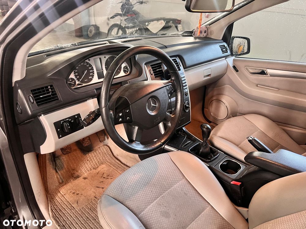 Mercedes-Benz Klasa B 180 CDI - 10