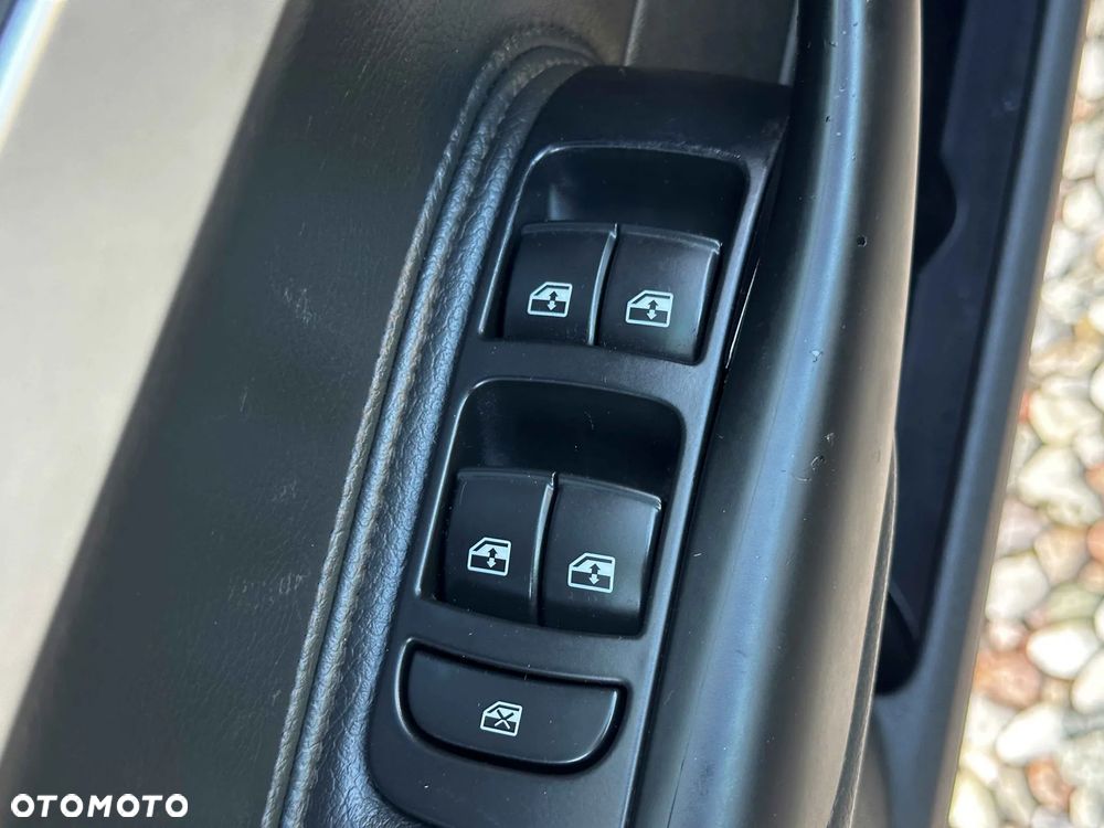 Saab 9-3 1.9TTiD PF Vector Euro5 - 26